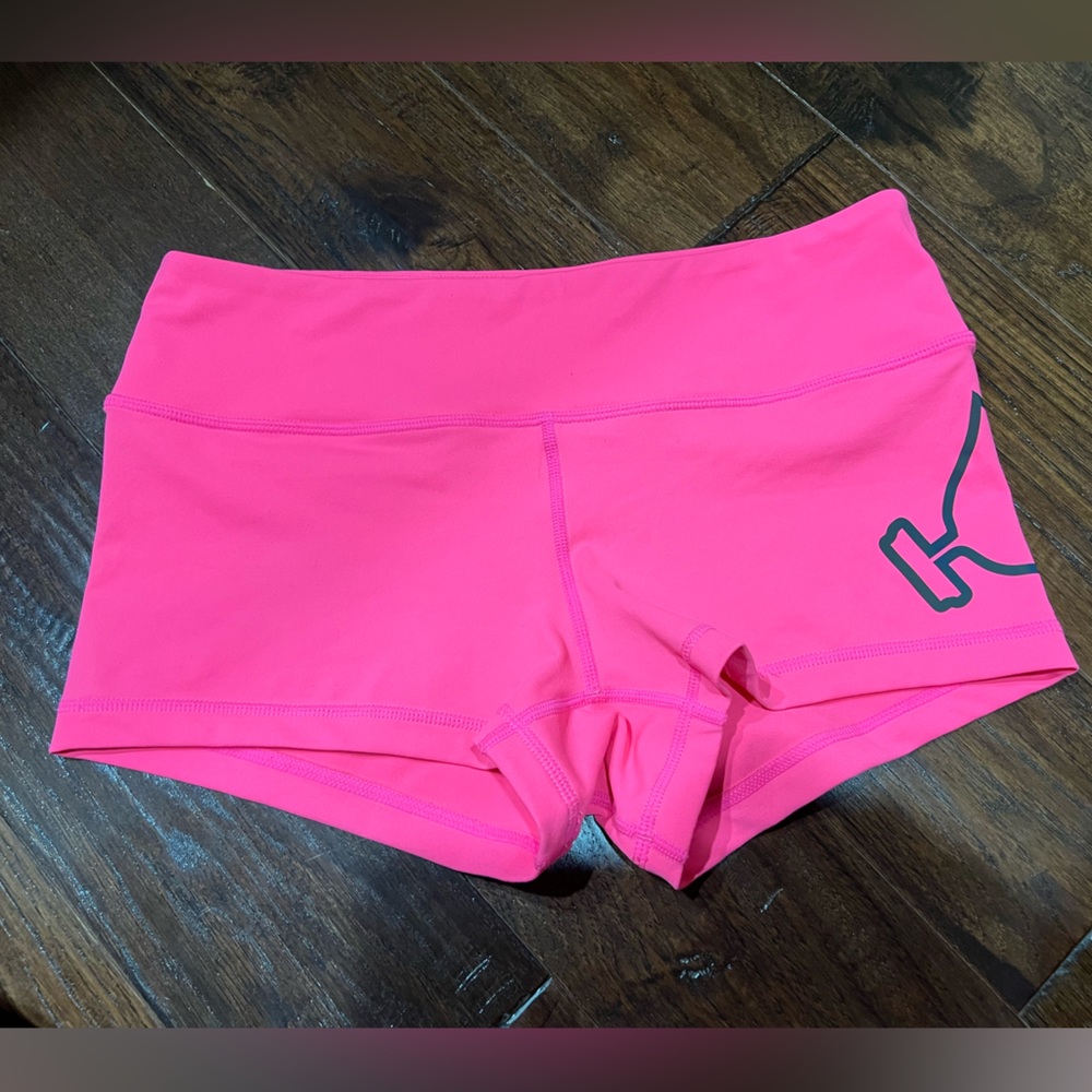 Wod bottom 2.5 shorties in hot pink